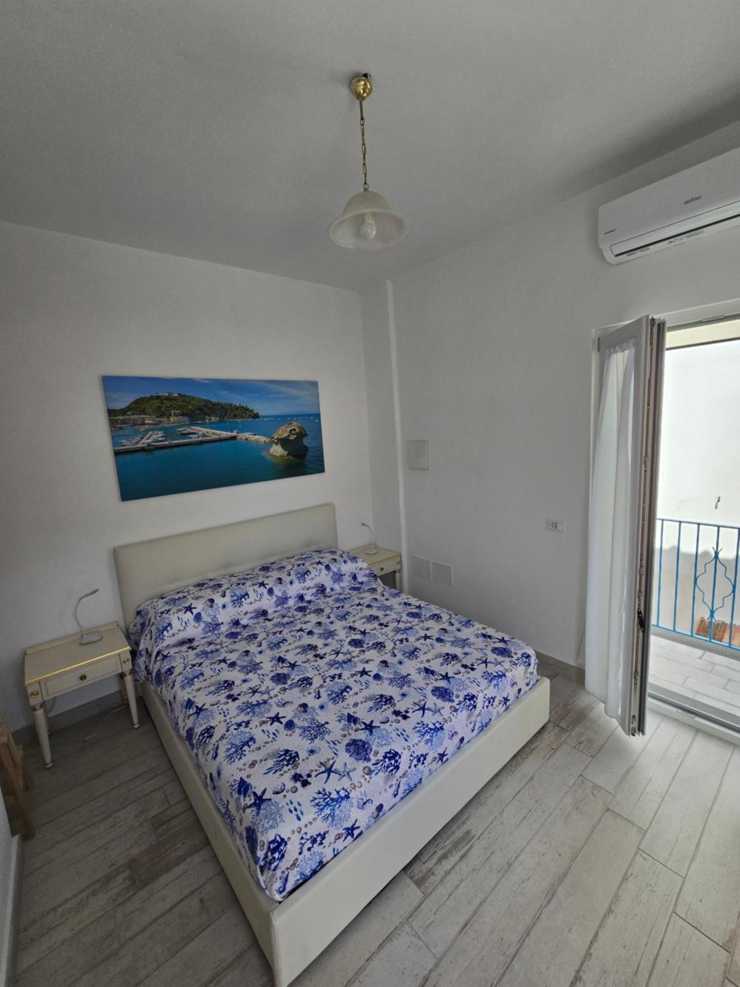 Villa La Casa Di Giuliana Primo Piano Con Balcone à Ischia Extérieur photo